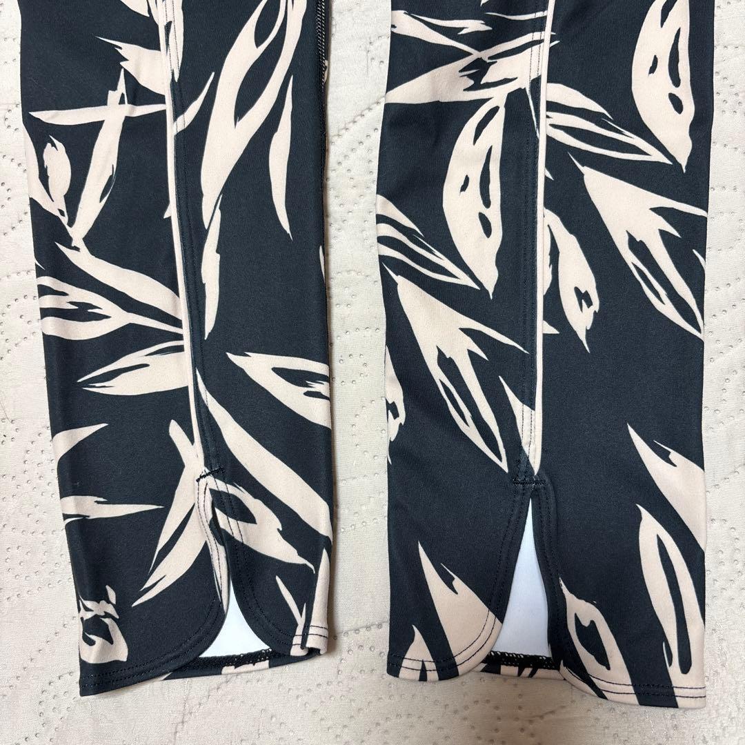SUKALAレギンス ボタニカル柄　サイズM 美品