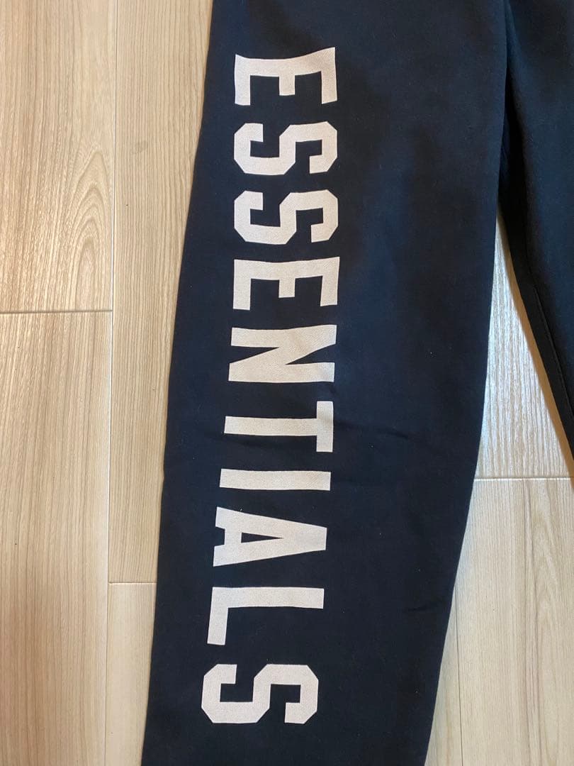 ESSENTIALS ブラック スウェットパンツ