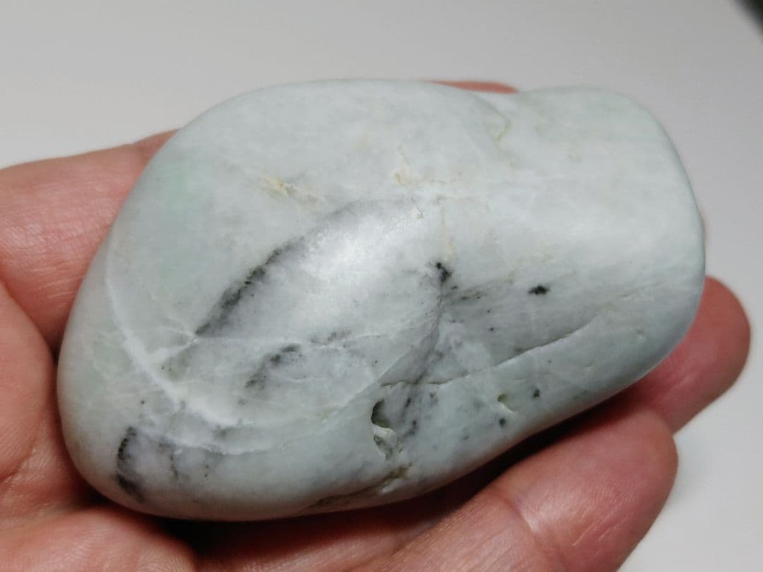糸魚川162 翡翠 139g ヒスイ 原石 鑑賞石 自然石 誕生石 鉱物 鉱石