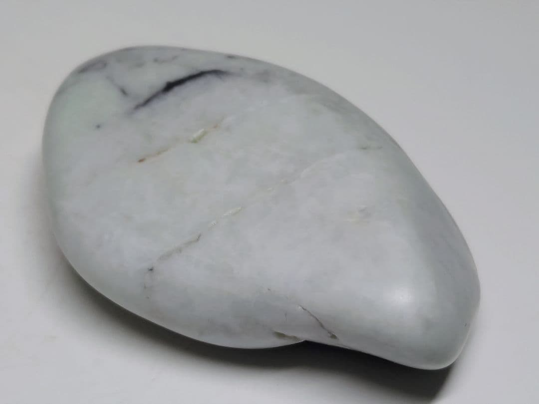 糸魚川162 翡翠 139g ヒスイ 原石 鑑賞石 自然石 誕生石 鉱物 鉱石