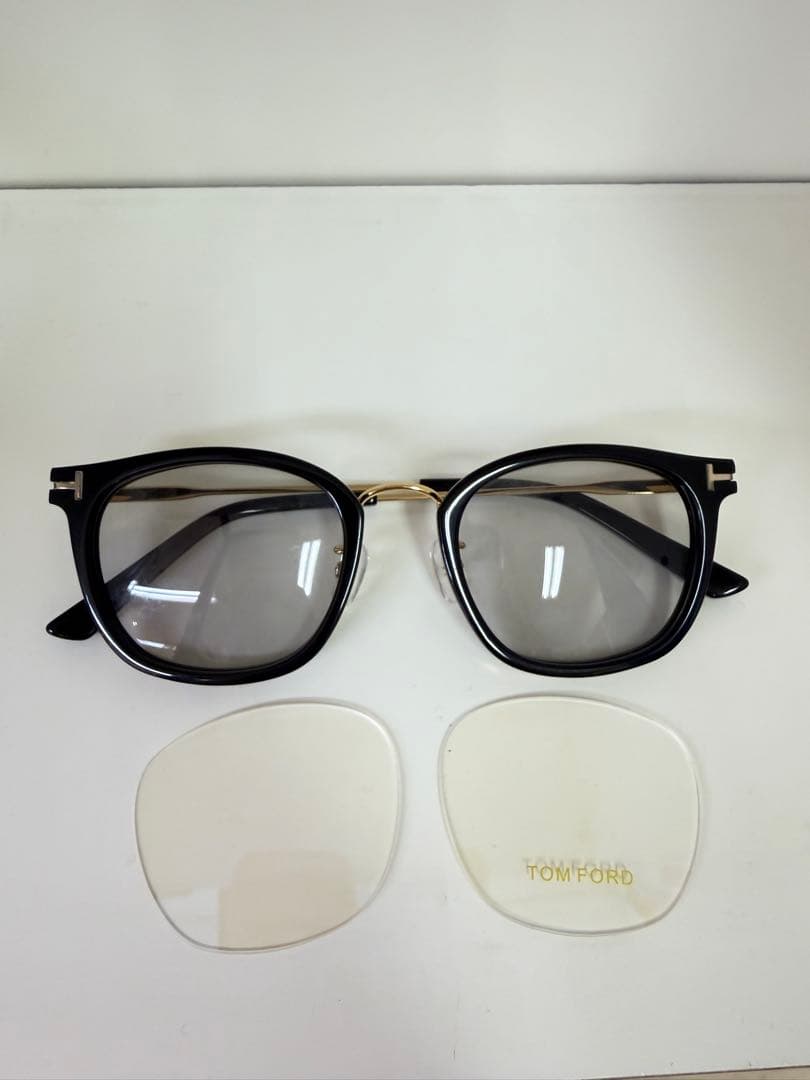 TOM FORD TF5568ライトグレーサングラス度なし　お値引き依頼機能ok