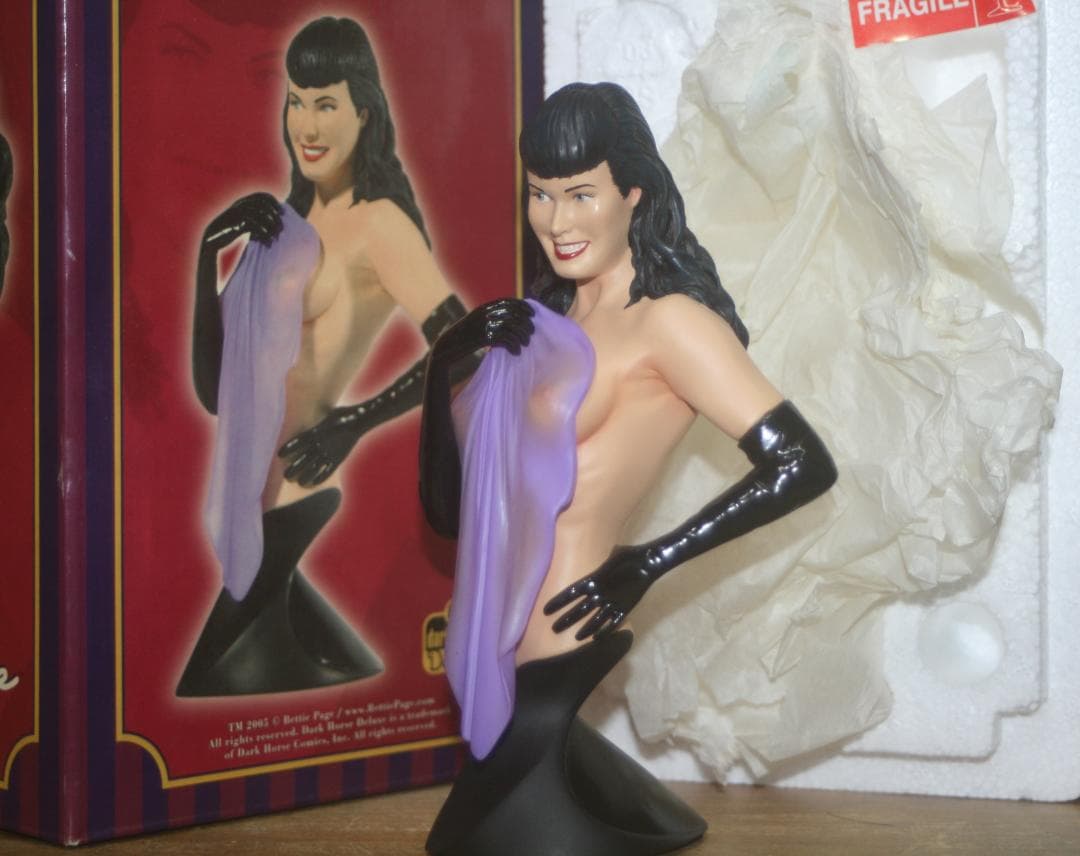 開封美品♪ ベティー・ペイジ ミニバスト スタチュー (サイドショウ,美術品)
