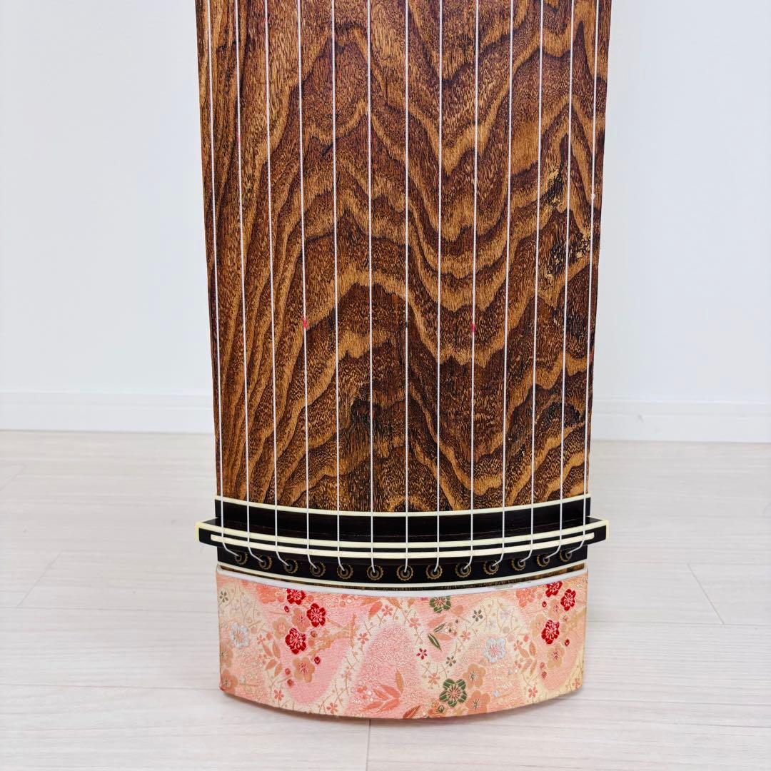箏　13弦　すだれ彫り　和楽器　並甲 蒔絵　上角　収納ケース付き