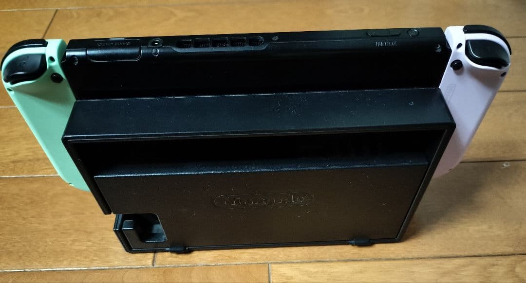 Switch本体 付属品セット 持ち運び用ケース付〈Joy-Con交換済み〉