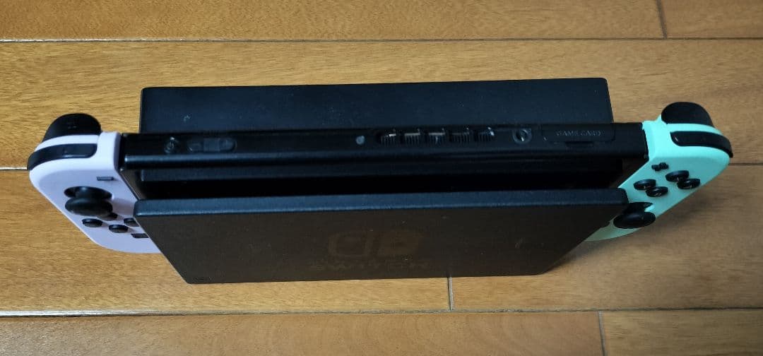 Switch本体 付属品セット 持ち運び用ケース付〈Joy-Con交換済み〉