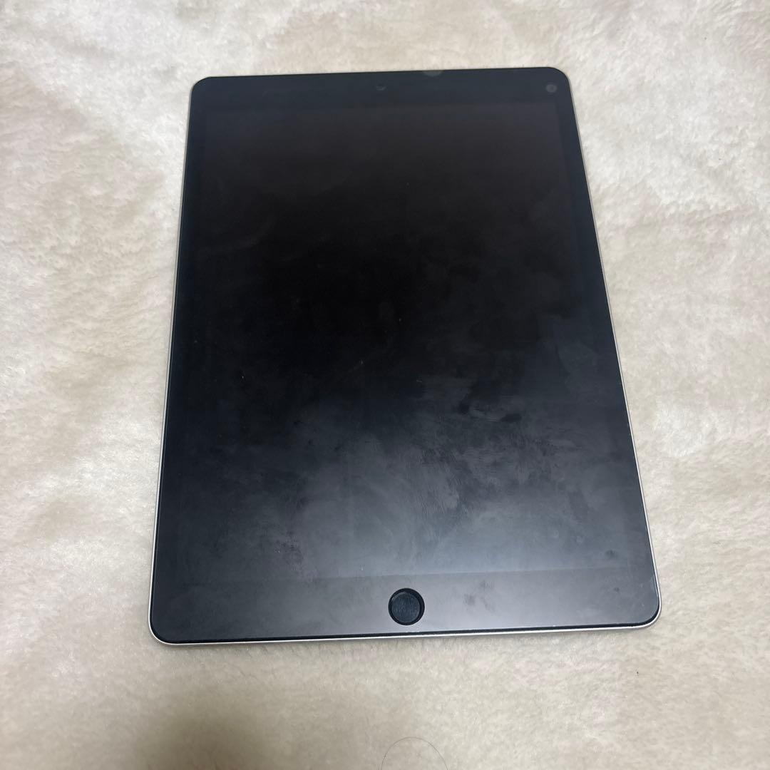 Apple iPad シルバー 本体（第9世代）