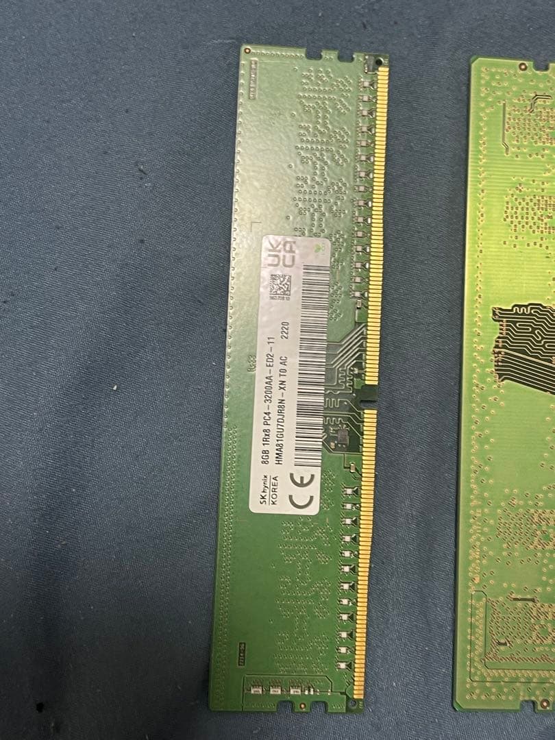 SamsungとSKhynix8GB DDR4-3200 2枚組16G