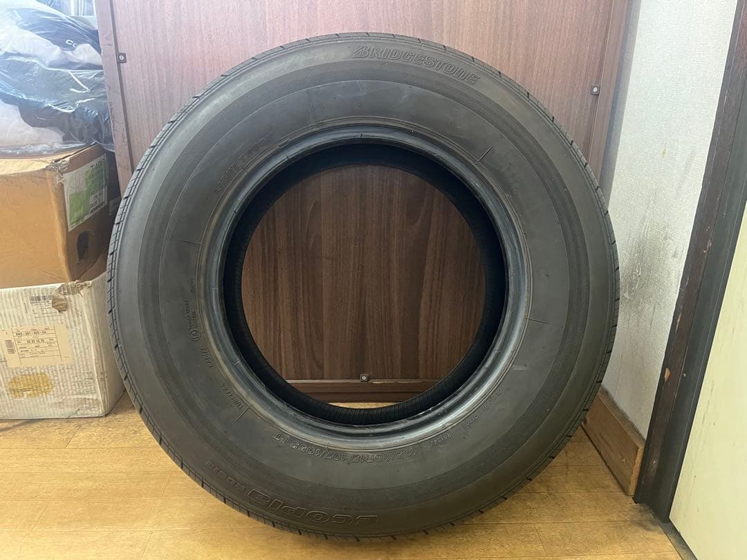 ②2024年製 ブリヂストン 中古夏タイヤ 195/80R15 LT 1本