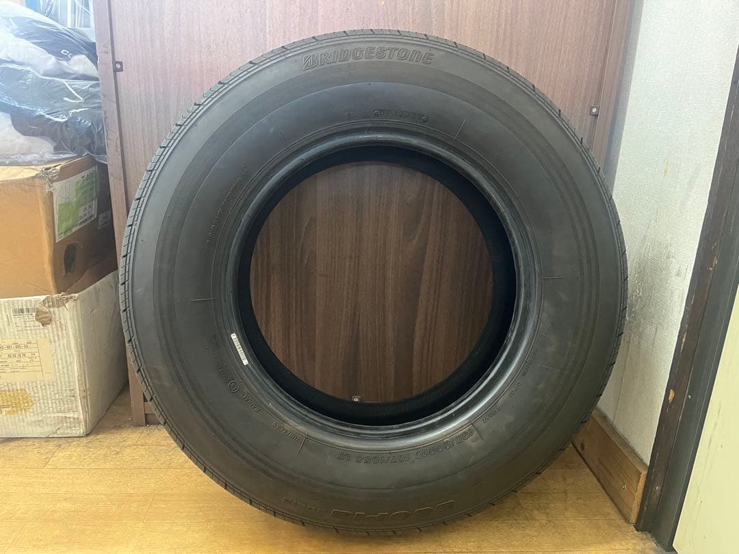 ②2024年製 ブリヂストン 中古夏タイヤ 195/80R15 LT 1本