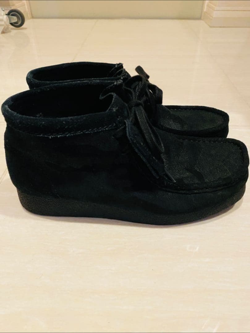 Clarks ワラビーエヴォブーツ スエード黒迷彩 25.5