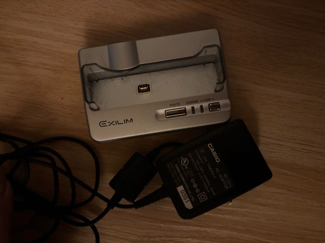 CASIO EXILIM デジタルカメラ シルバー　SDカード付き