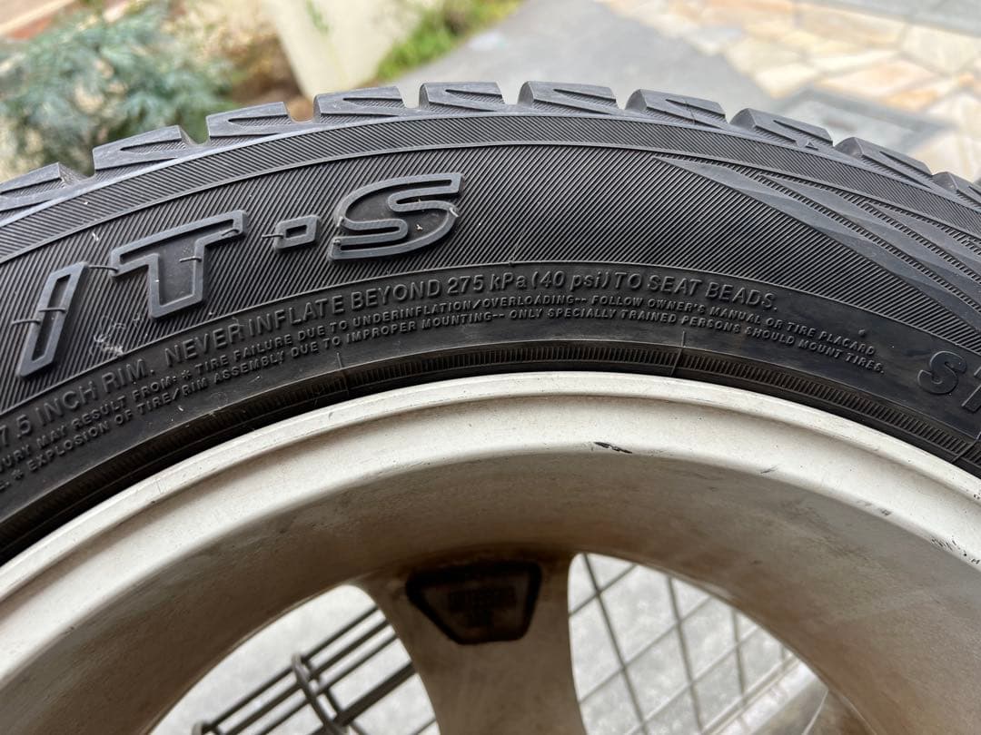 トヨタ GEOLANDAR I/T-S 17インチ スタッドレスタイヤ
