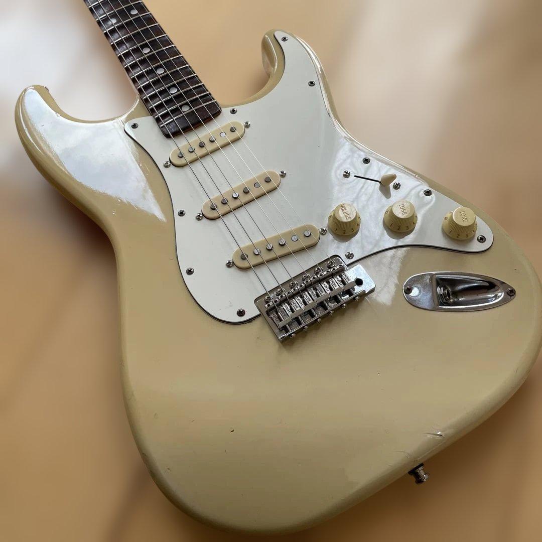 Tokai Stratocaster スキャロップ指板　SILVER STAR