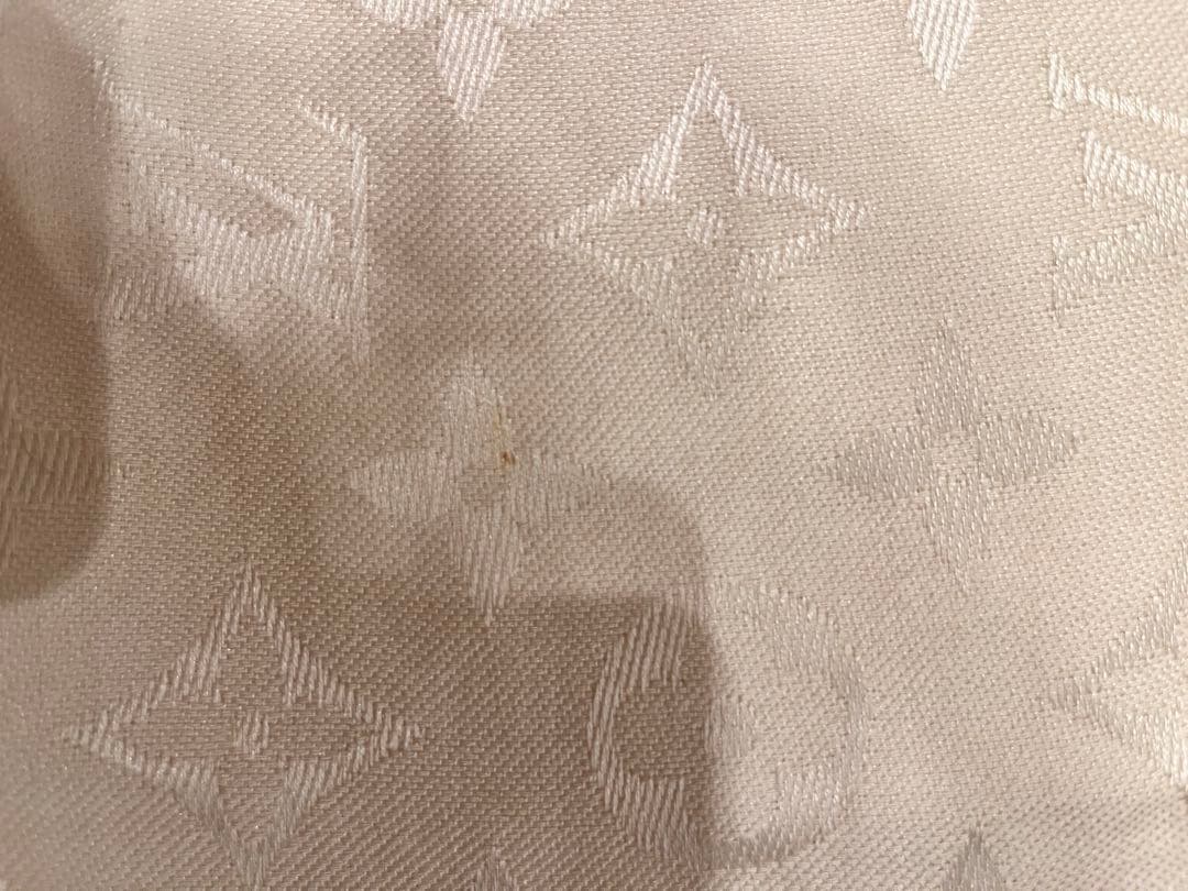 LOUIS VUITTON（ルイヴィトン)ショール　モノグラム　アイボリー