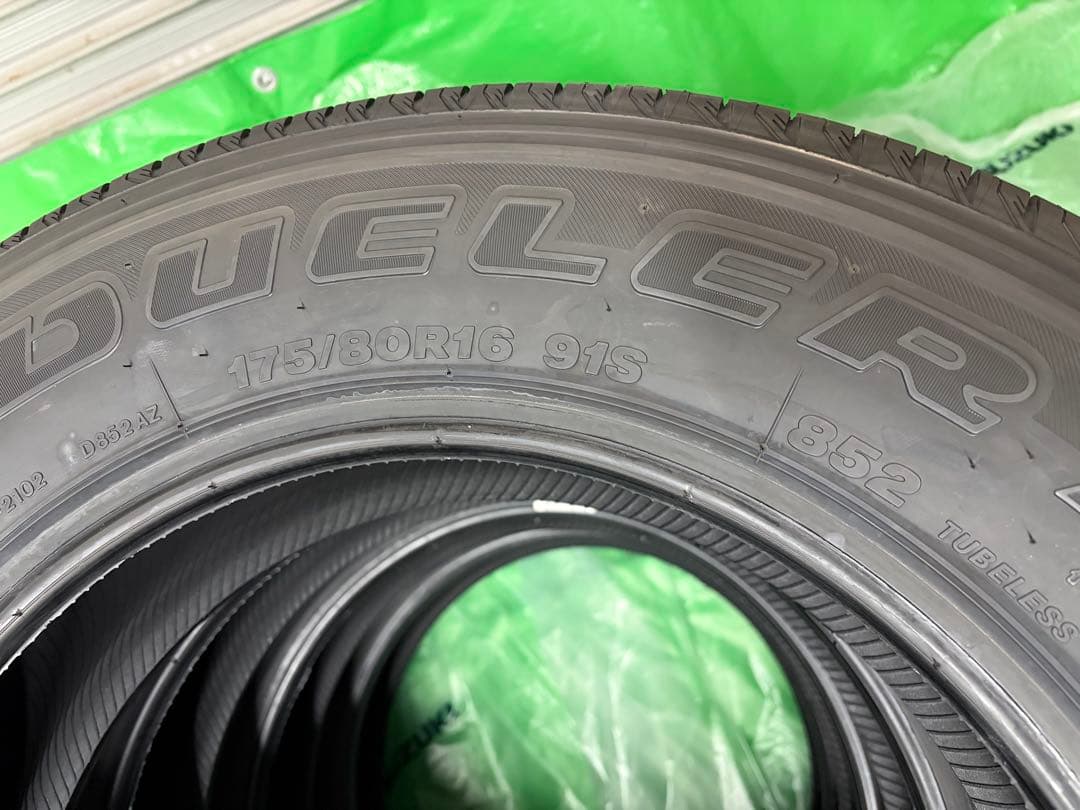 ジムニー JB64 純正タイヤ　新車外し 175/80r16 2本