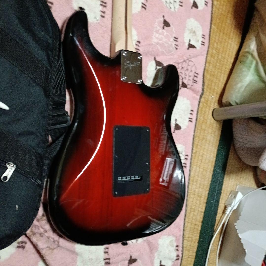 レフティ Squier Standard Stratocaster