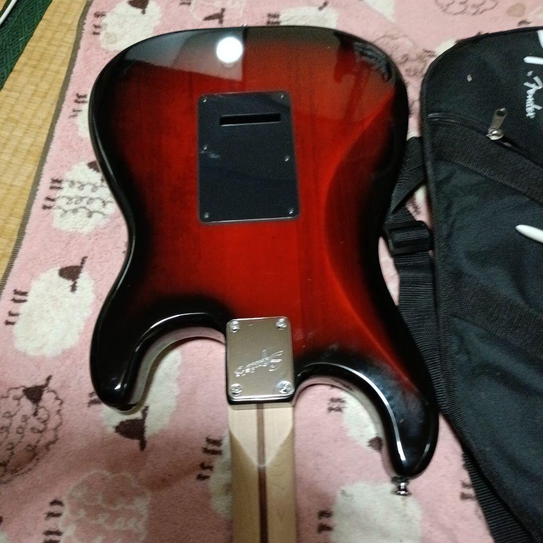 レフティ Squier Standard Stratocaster