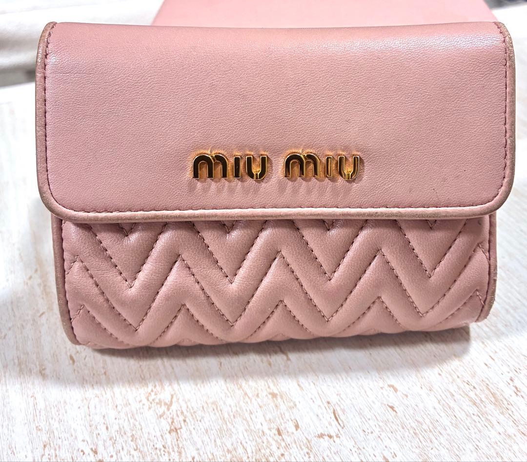 miumiu 二つ折り財布 マテラッセ ピンク　レザー