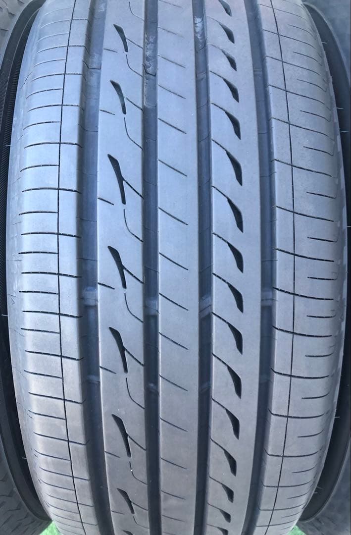225/50 R17 BRIDGESTONE REGNO ラジアルタイヤ