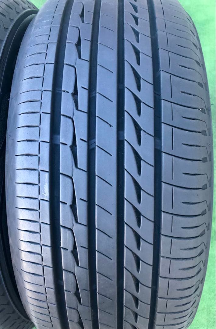 225/50 R17 BRIDGESTONE REGNO ラジアルタイヤ