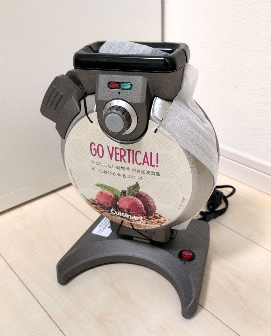 【未使用品】　Cuisinart WAF-V100J 縦型ワッフルメーカー