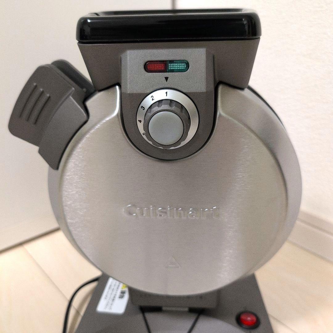 【未使用品】　Cuisinart WAF-V100J 縦型ワッフルメーカー