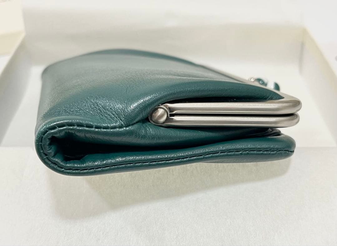 【美品】agnes b. レザー がま口 二つ折り財布 牛革 グリーン
