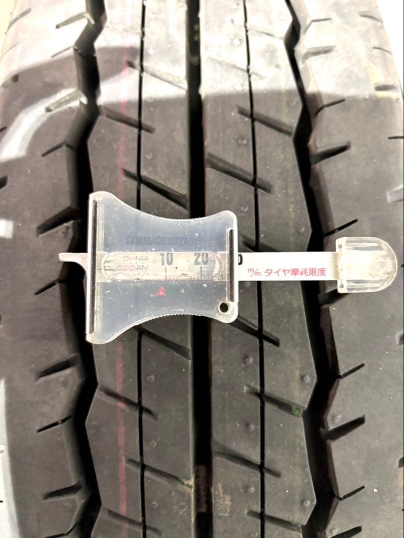 送料込 2025年製 195/80R15 107/105N LT 4本