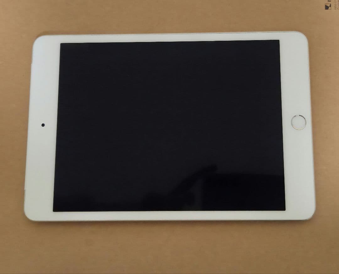 中古 動作確認済 iPad mini4 128GB シルバー セルラーモデル