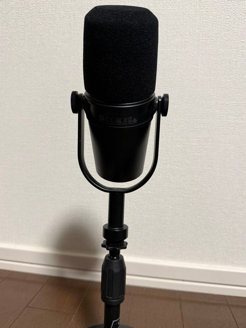 SHURE MV7 ポッドキャストマイク　スタンド付き