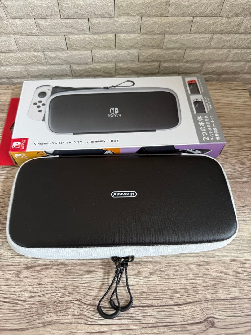 【美品】Switch 有機ELホワイト＋純正キャリングケース　2024年購入