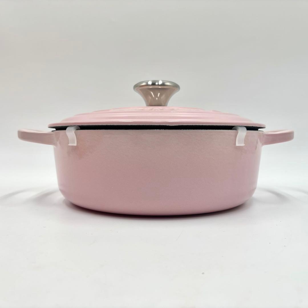 【未使用品】 ル・クルーゼ 両手鍋 ピンク SHELL PINK 24 3.1L