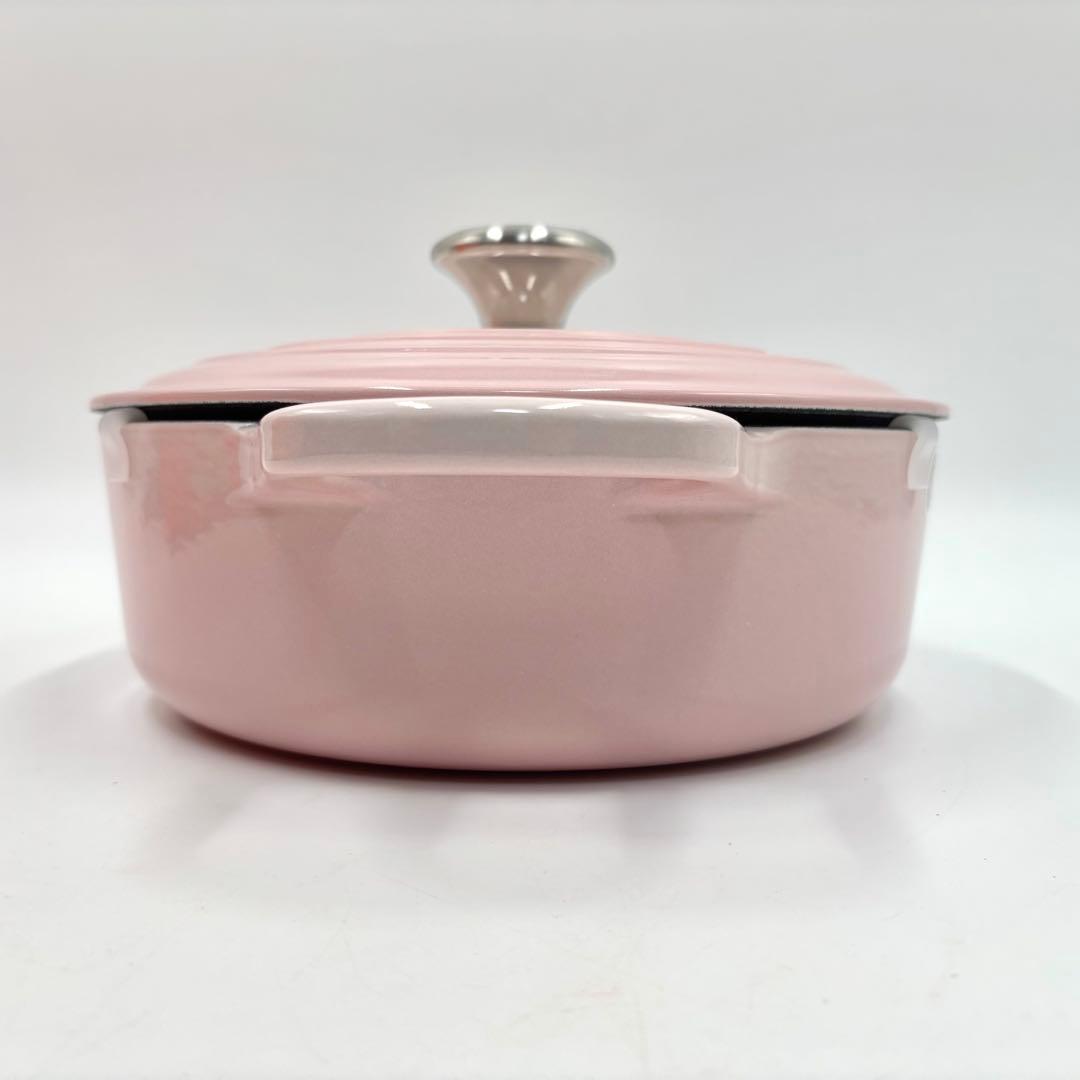 【未使用品】 ル・クルーゼ 両手鍋 ピンク SHELL PINK 24 3.1L