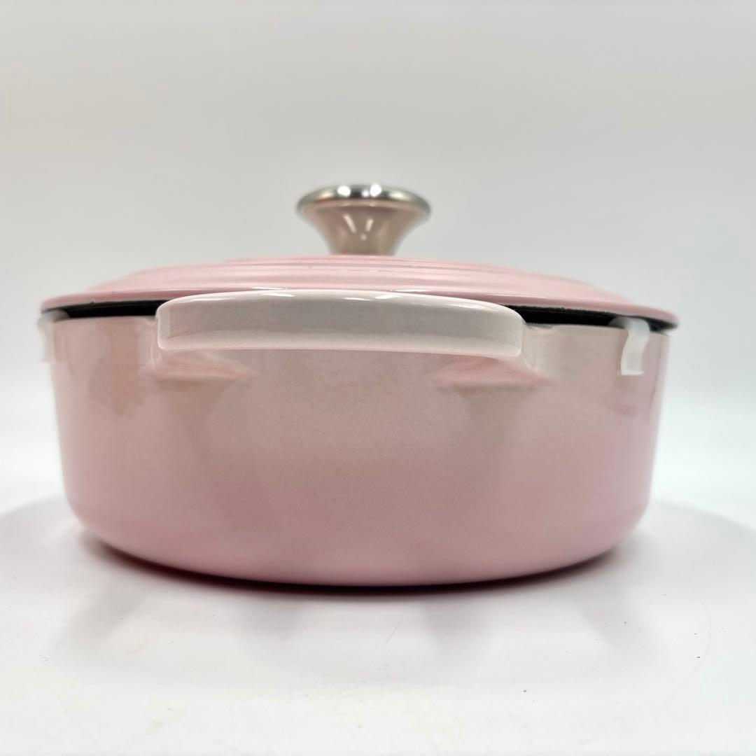 【未使用品】 ル・クルーゼ 両手鍋 ピンク SHELL PINK 24 3.1L