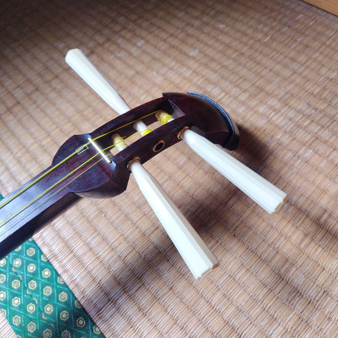 三味線本体　片面亀裂あり