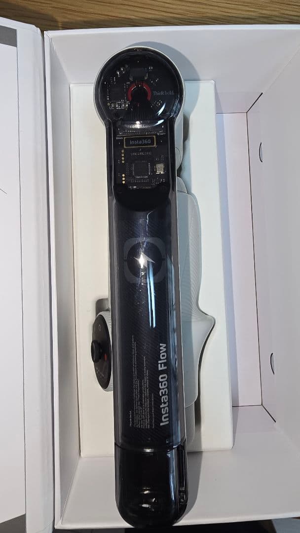Insta360 Flow AI搭載スマートフォンスタビライザー