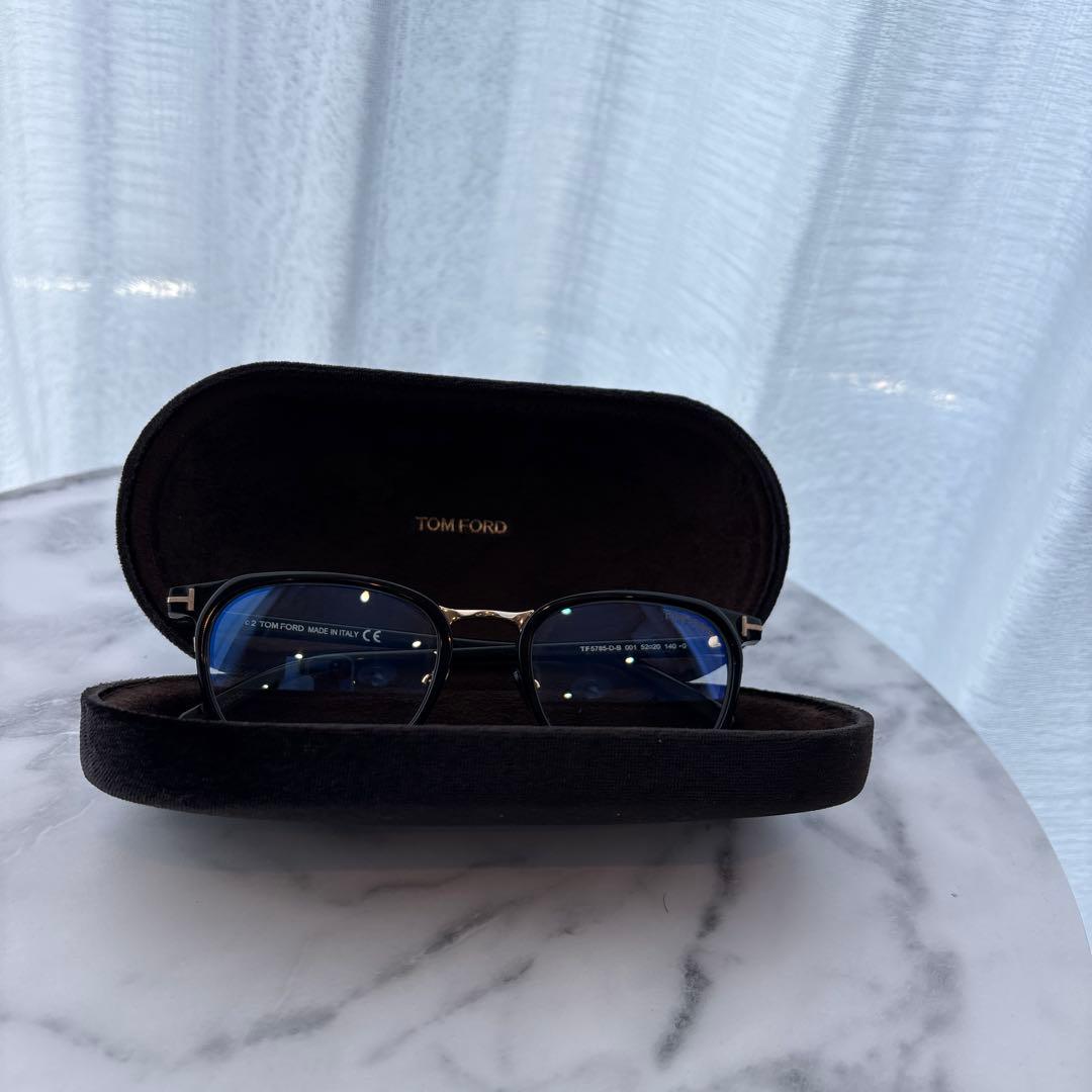 TOM FORD ブラック メガネ ブルーライトカット　ケース付き　TF5785