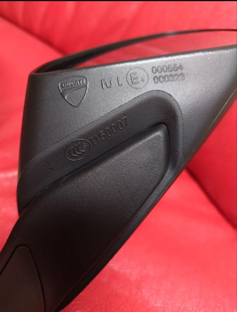 DUCATI / ドゥカティ・パニガーレ V4 / V2 純正ミラー「右」