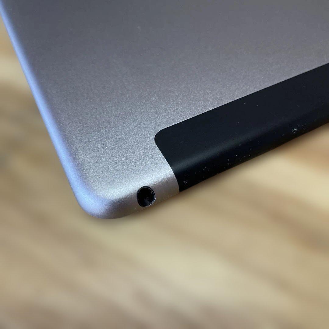 【美品】iPad Air 2 128GB Wi-Fi+Cellularシルバー