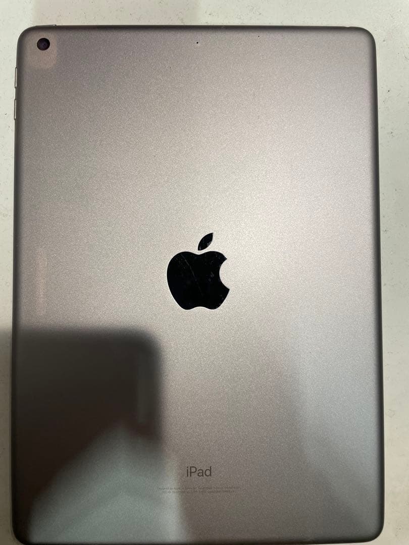 Apple iPad (第6世代) シルバー 32GB