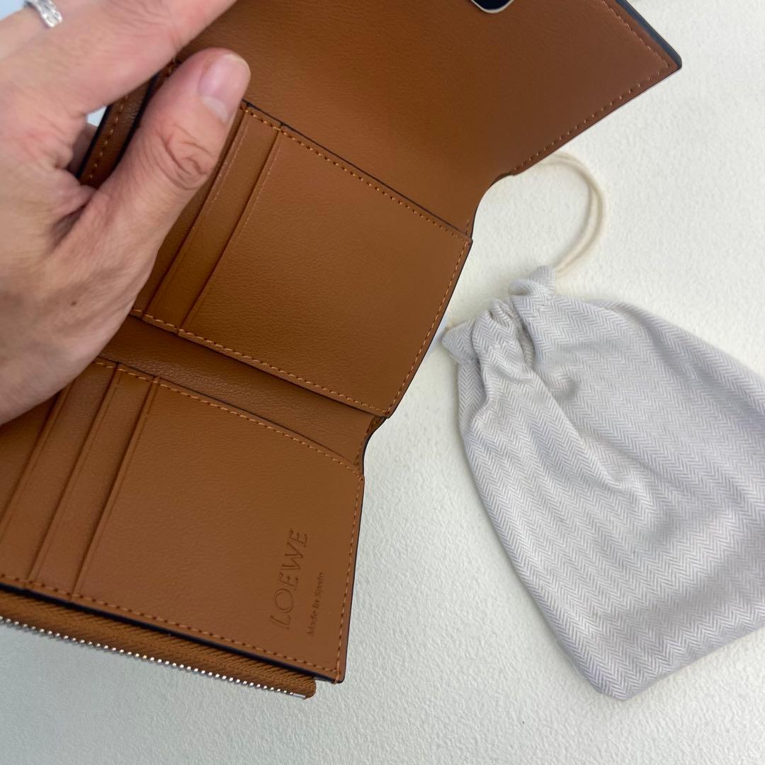 LOEWE ブラウン 三つ折り財布