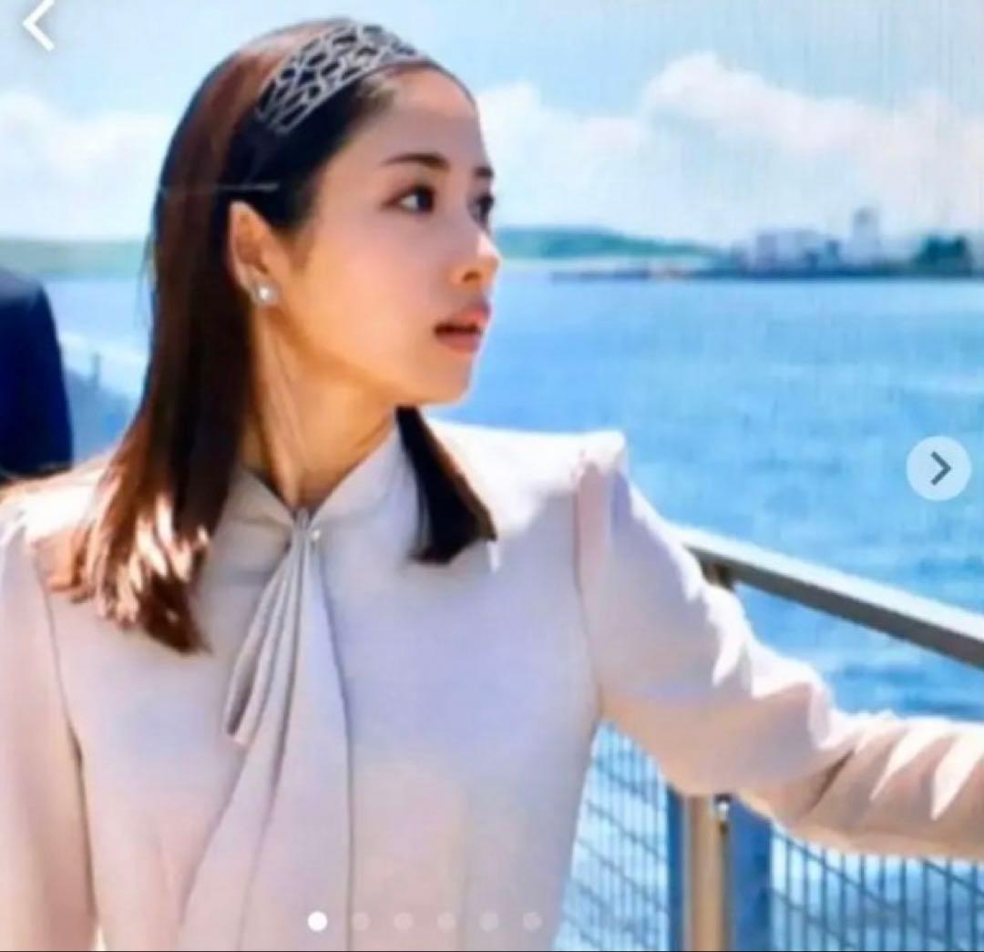 美品セルフォードcelfordボウタイプリーツワンピース佳子様石原さとみ佳子さま