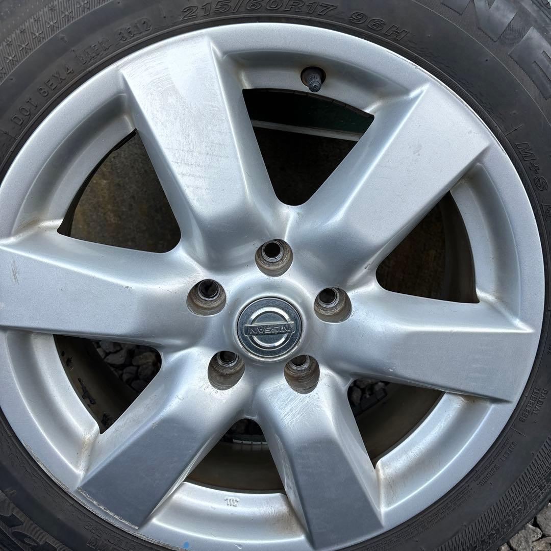 エクストレイル　ホイール　タイヤ　215/60/17R 中古
