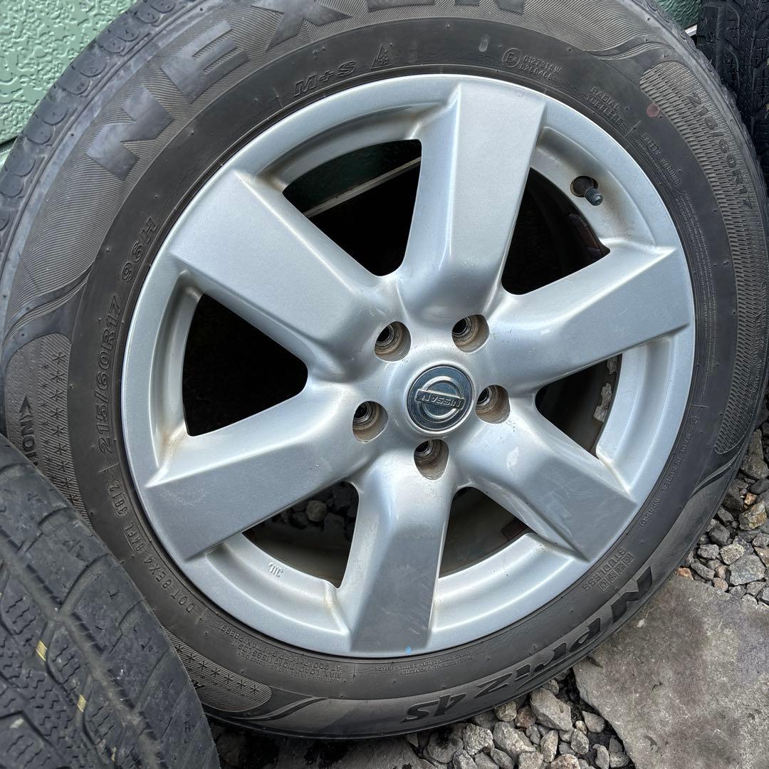エクストレイル　ホイール　タイヤ　215/60/17R 中古