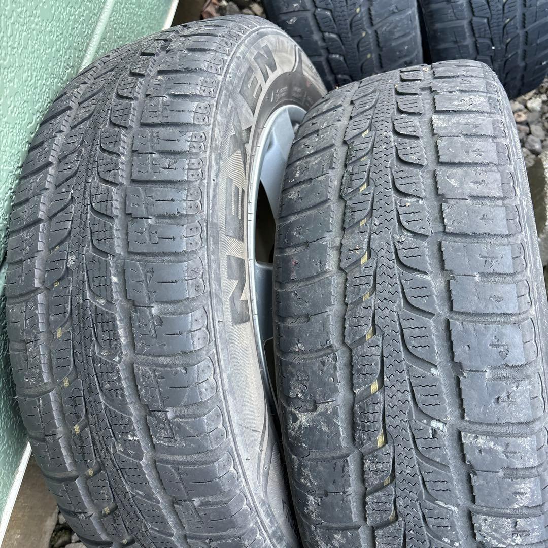 エクストレイル　ホイール　タイヤ　215/60/17R 中古