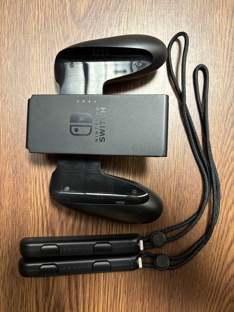 値下げ！Nintendo Switch 赤/黄 本体 + 付属品
