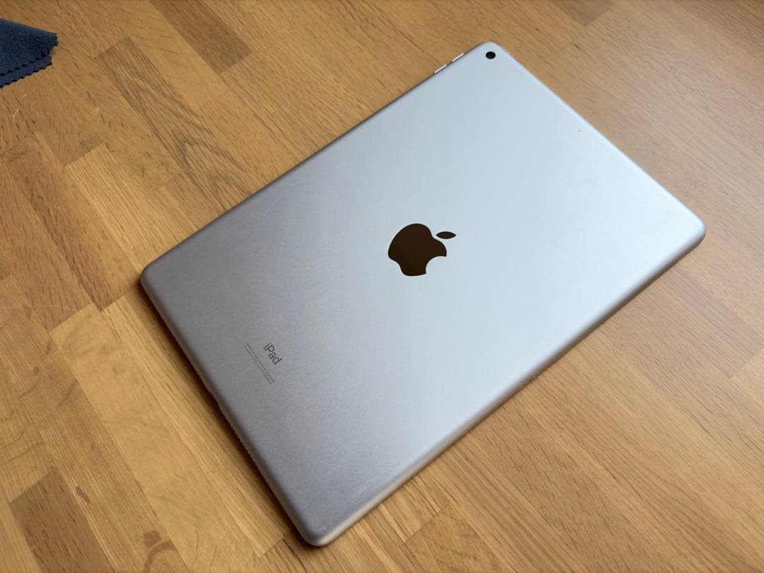 Apple iPad (第7世代) 10.2インチ Wi-Fiモデル ホワイト