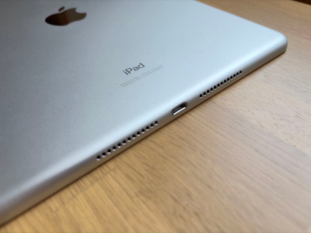 Apple iPad (第7世代) 10.2インチ Wi-Fiモデル ホワイト