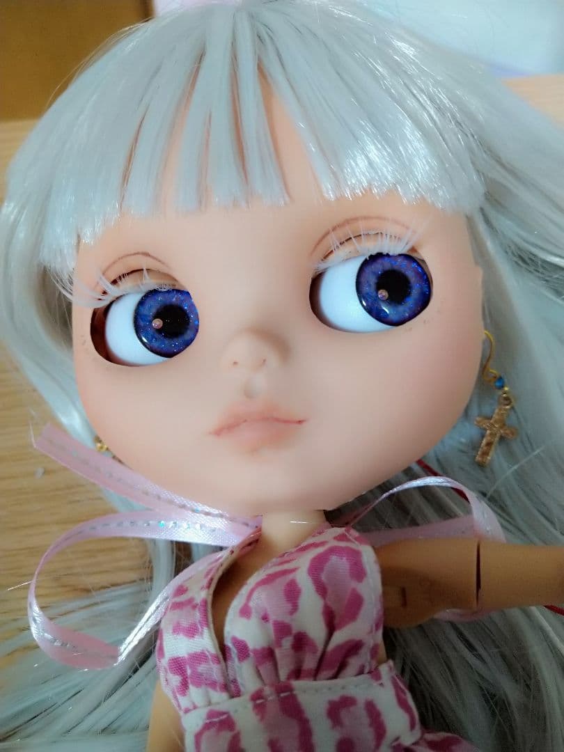 カスタム アイシードール　褐色 タン肌 シルバーブロンドヘア UVカット 洋服付