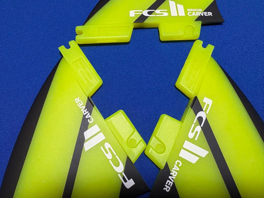 【FCS2／CARVER】3フィン NEO GLASS (MEDIUM)